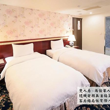 Kiwi Hotel MRT Wenxin Branch  Taichung Exterior foto