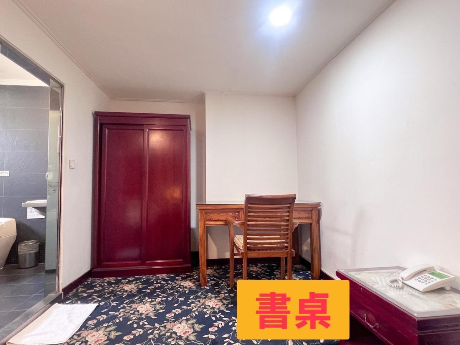 Kiwi Hotel MRT Wenxin Branch  Taichung Exterior foto