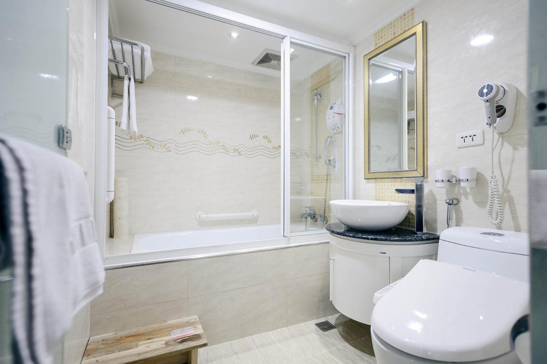 Kiwi Hotel MRT Wenxin Branch  Taichung Exterior foto