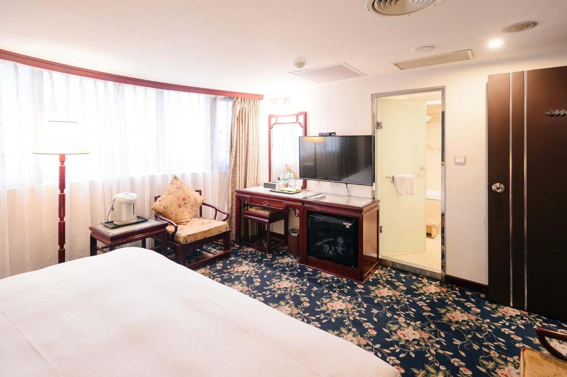 Kiwi Hotel MRT Wenxin Branch  Taichung Exterior foto