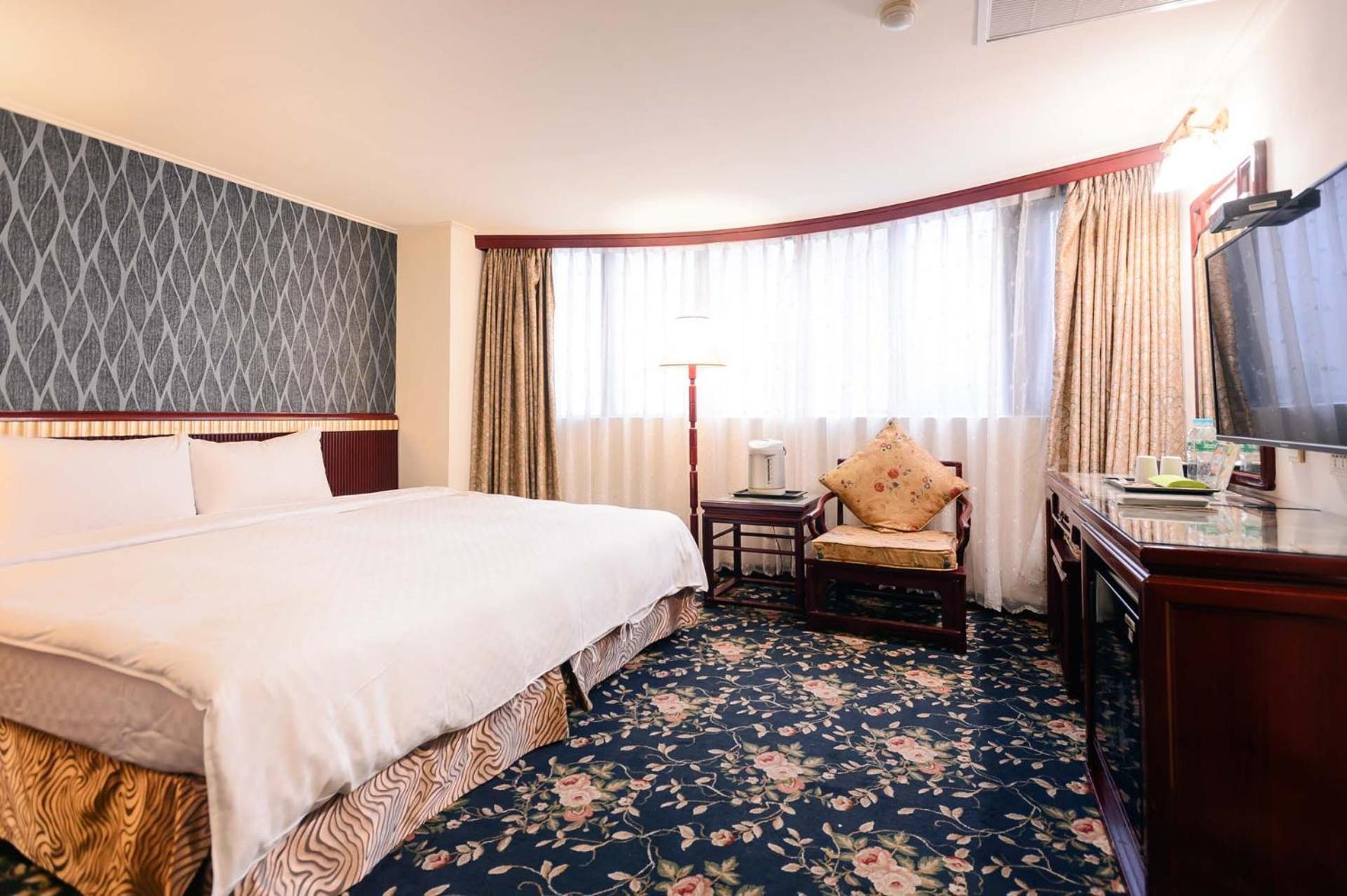 Kiwi Hotel MRT Wenxin Branch  Taichung Exterior foto