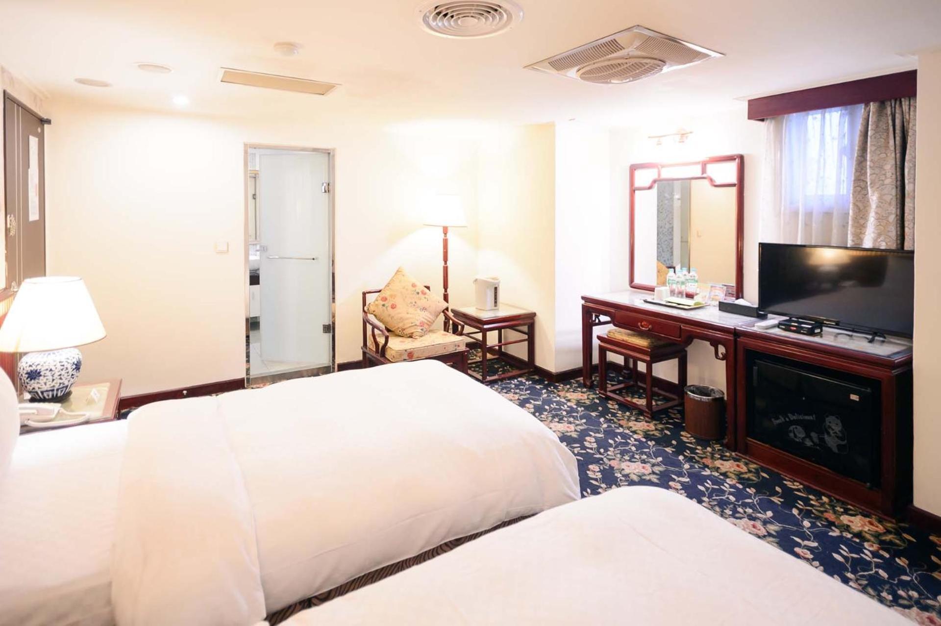 Kiwi Hotel MRT Wenxin Branch  Taichung Exterior foto