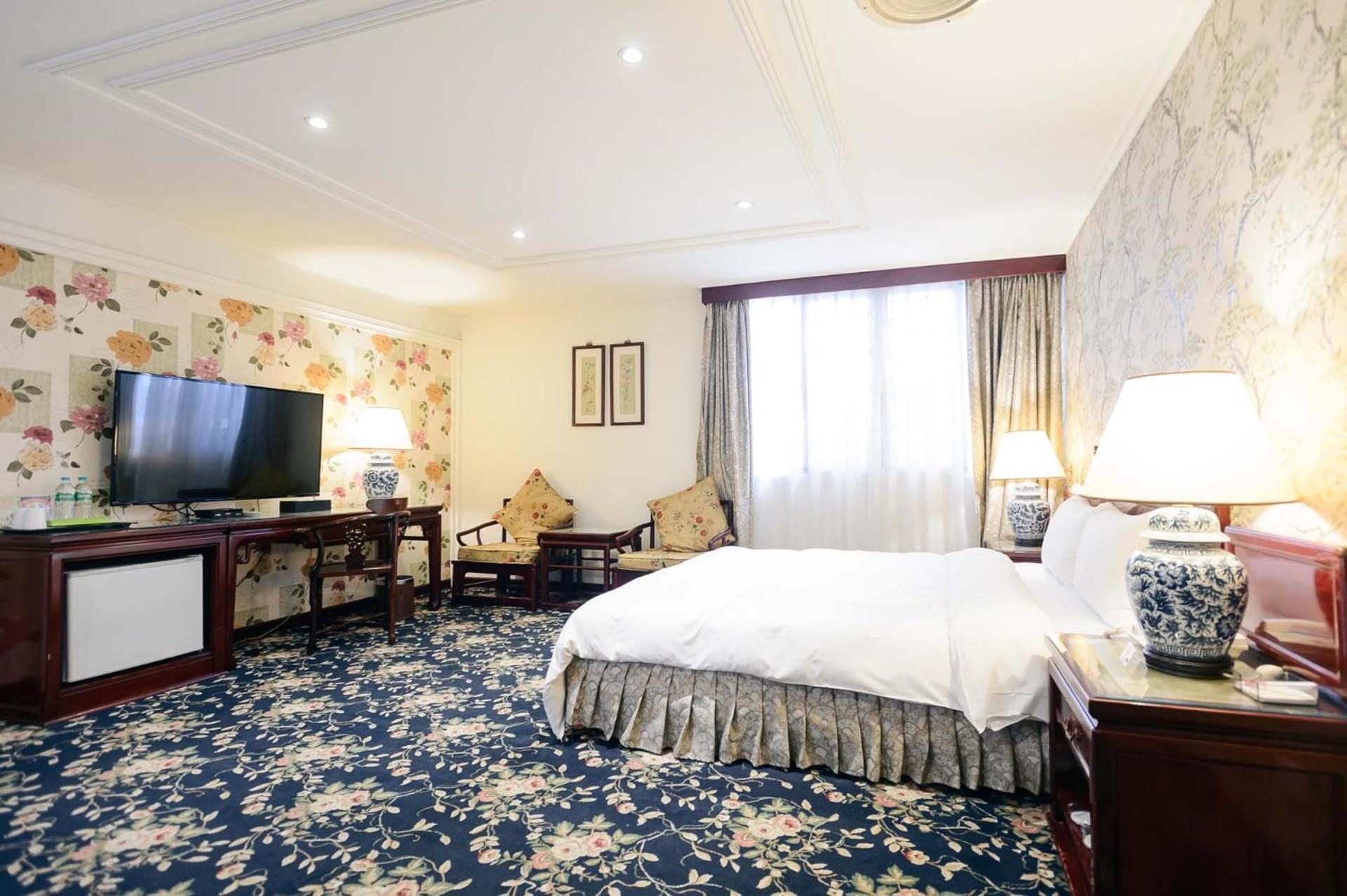 Kiwi Hotel MRT Wenxin Branch  Taichung Exterior foto
