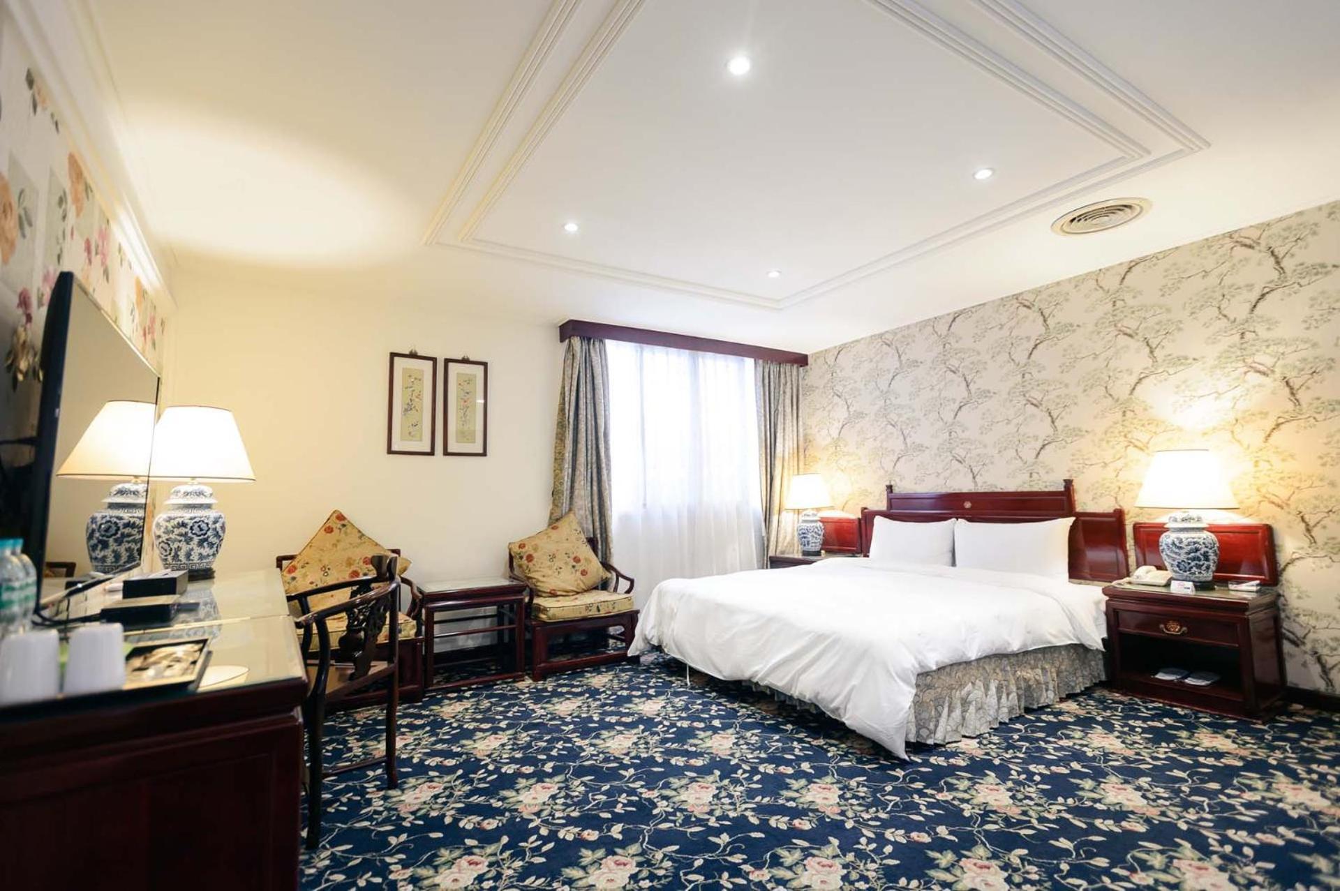 Kiwi Hotel MRT Wenxin Branch  Taichung Exterior foto