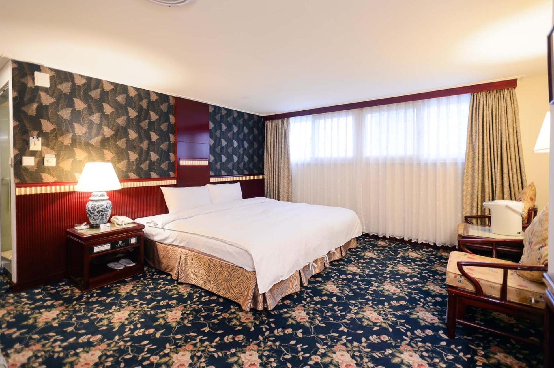 Kiwi Hotel MRT Wenxin Branch  Taichung Exterior foto